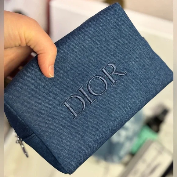 Gift set - dior denim beauty pouch, floral pouch, Dior lash primer, + more - Picture 3 of 5